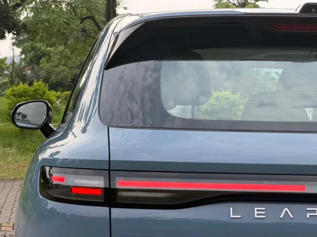 Leapmotor B10 — Фото автомобиля 9