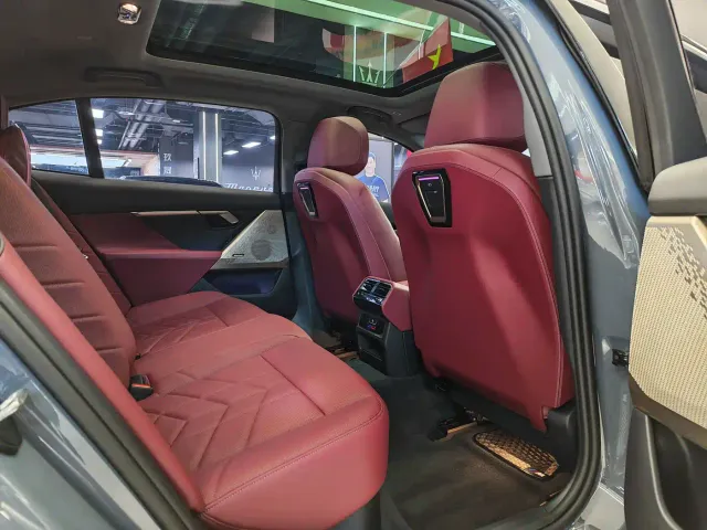 BMW 5 Series — Фото автомобиля 12