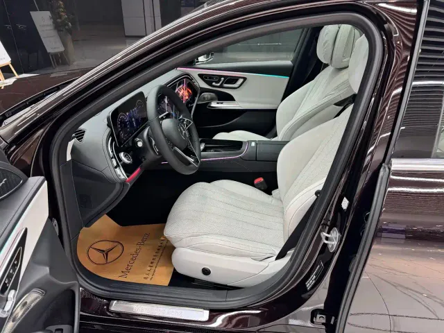 Mercedes-Benz E-Class — Фото автомобиля 11