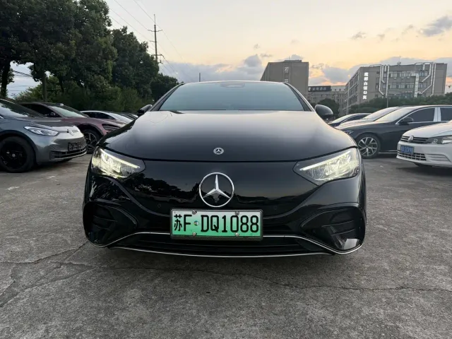 Фотография автомобиля — Mercedes-Benz EQE