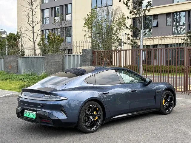 Xiaomi SU7 — Фото автомобиля 18