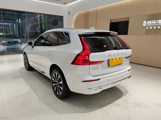 Volvo XC60 — Фото автомобиля 6