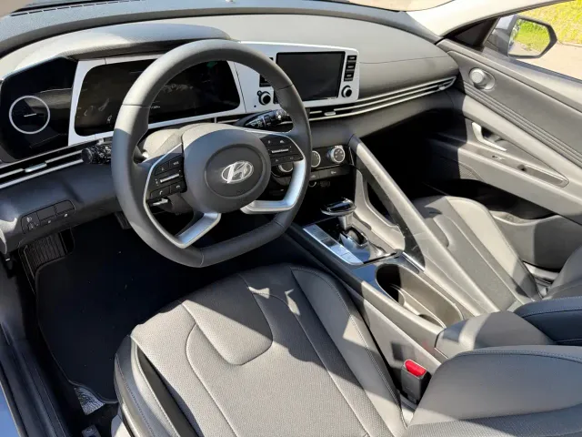 Hyundai Elantra — Фото автомобиля 8