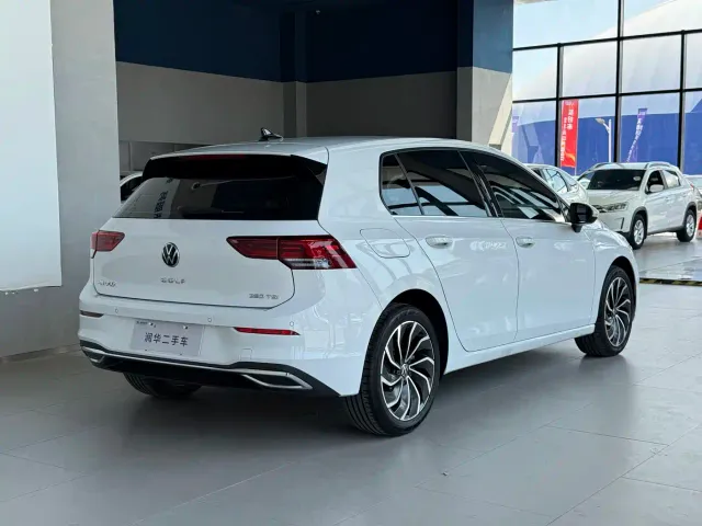 Volkswagen Golf — Фото автомобиля 5