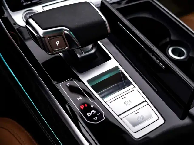 Audi A8 — Фото автомобиля 21