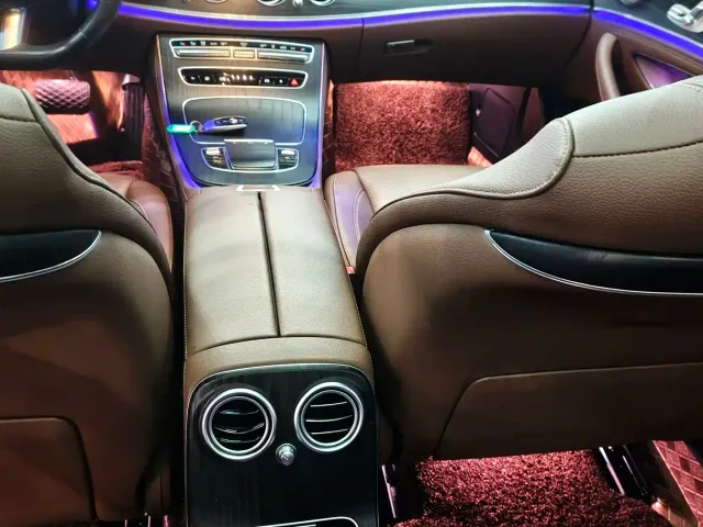 Mercedes-Benz E-Class — Фото автомобиля 16