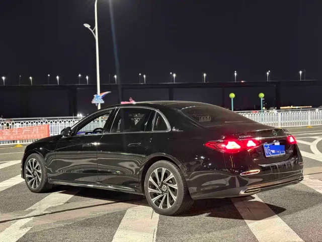 Mercedes-Benz E-Class — Фото автомобиля 7