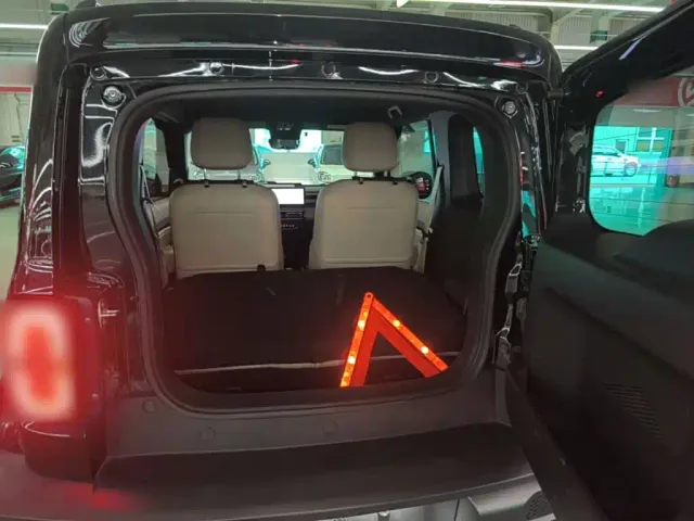 Baojun Yep — Фото автомобиля 18
