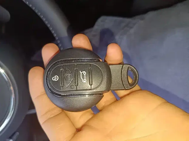 MINI Hatch — Фото автомобиля 8