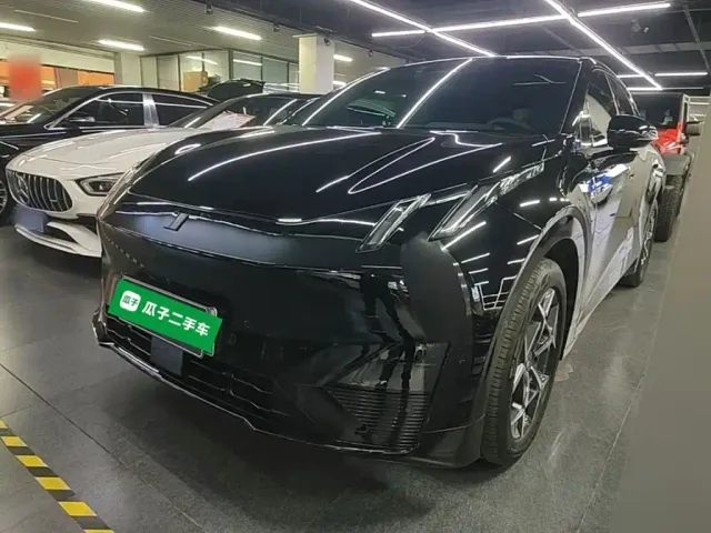 Фотография автомобиля — Lynk & Co Z20