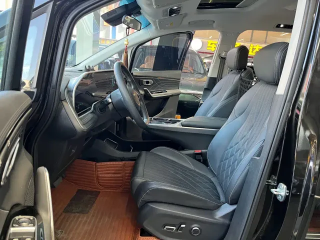 Maxus Dajia 9 — Фото автомобиля 8