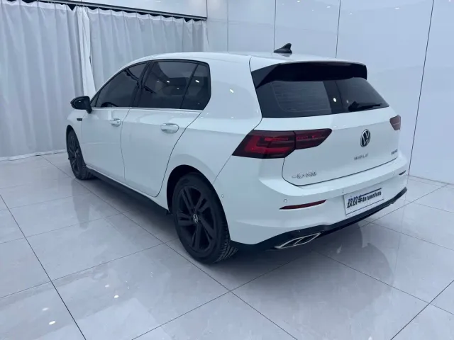 Volkswagen Golf — Фото автомобиля 6