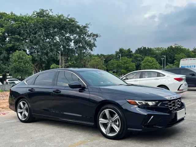 Honda Accord — Фото автомобиля 3