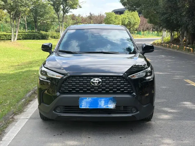 Toyota Corolla Cross — Фото автомобиля 2