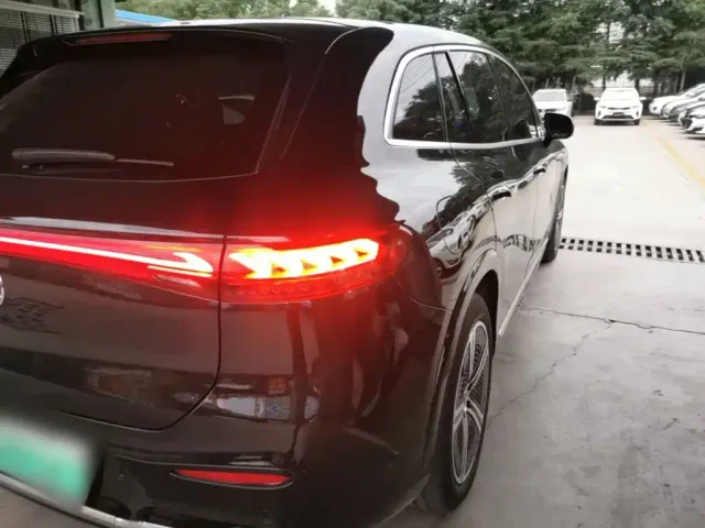 Mercedes-Benz EQS SUV — Фото автомобиля 7