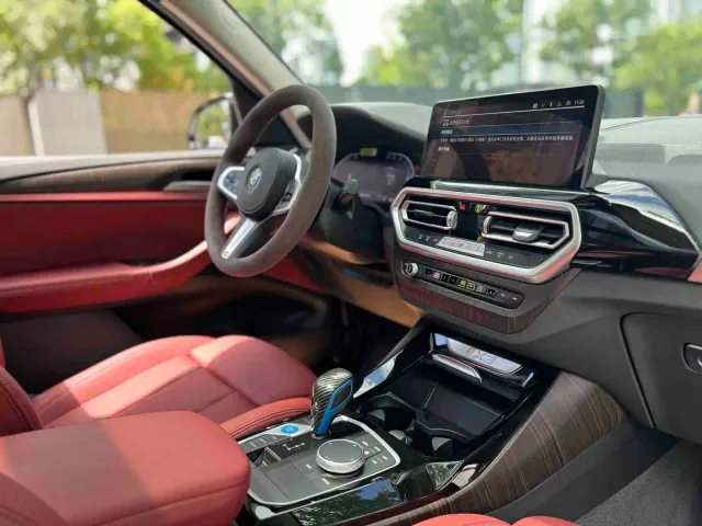 BMW iX3 — Фото автомобиля 15