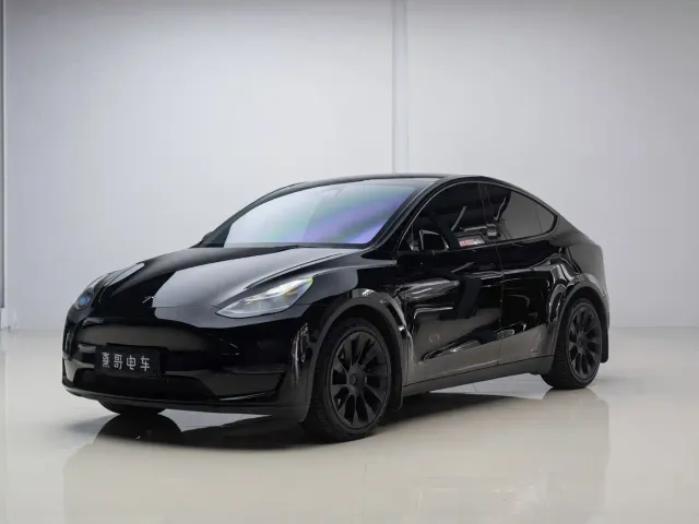 Фотография автомобиля — Tesla Model Y