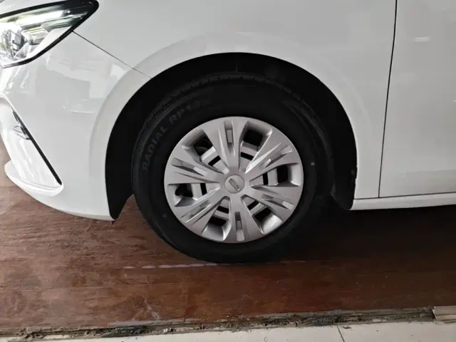 Geely Emgrand — Фото автомобиля 22