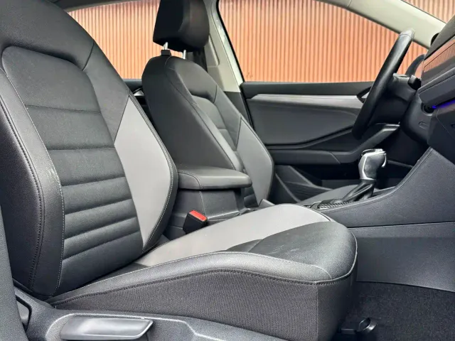Volkswagen Sagitar — Фото автомобиля 22