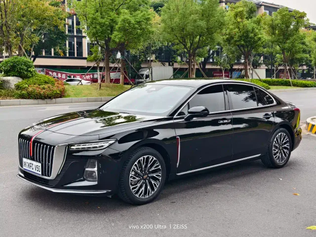Фотография автомобиля — Hongqi H5