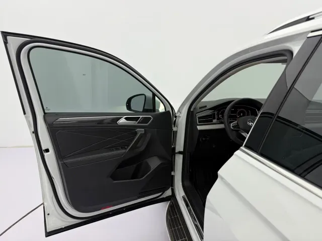 Volkswagen Tiguan L — Фото автомобиля 22
