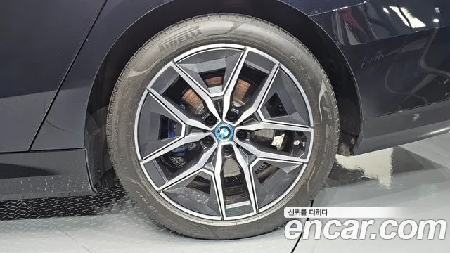 BMW i5 G60 — Фото автомобиля 21