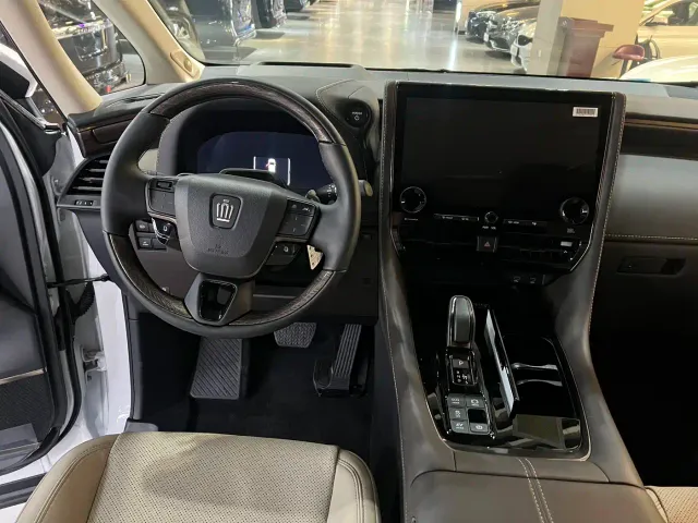 Toyota Vellfire — Фото автомобиля 10