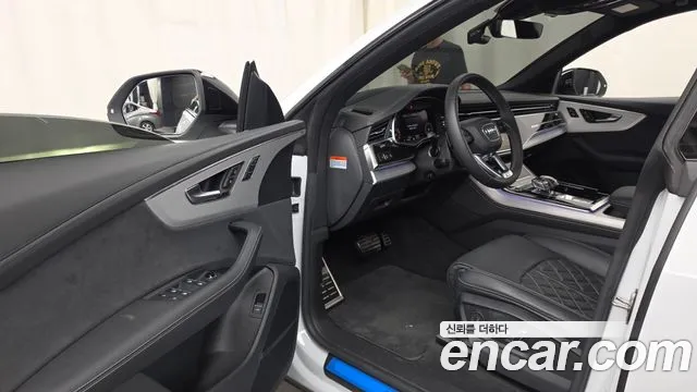 Audi Q8 55 TFSI quattro Premium — Фото автомобиля 9