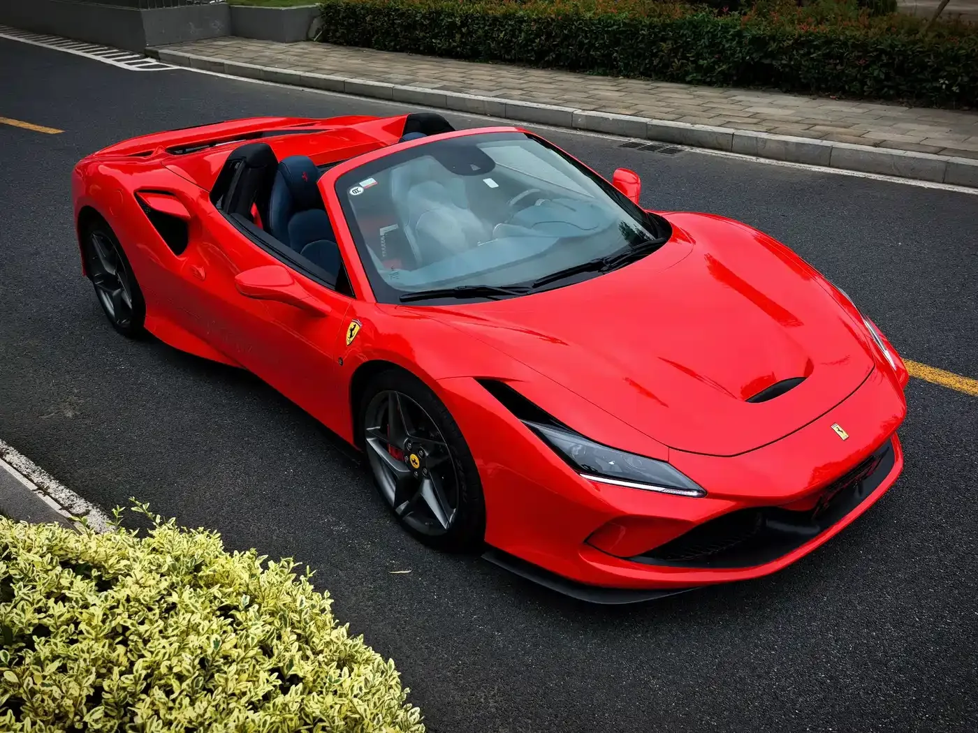 Ferrari Ferrari F8 2020 Spider 3.9T V8 — Фото автомобиля 4