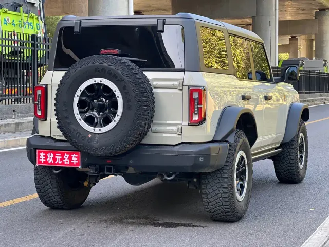 Ford Bronco — Фото автомобиля 6