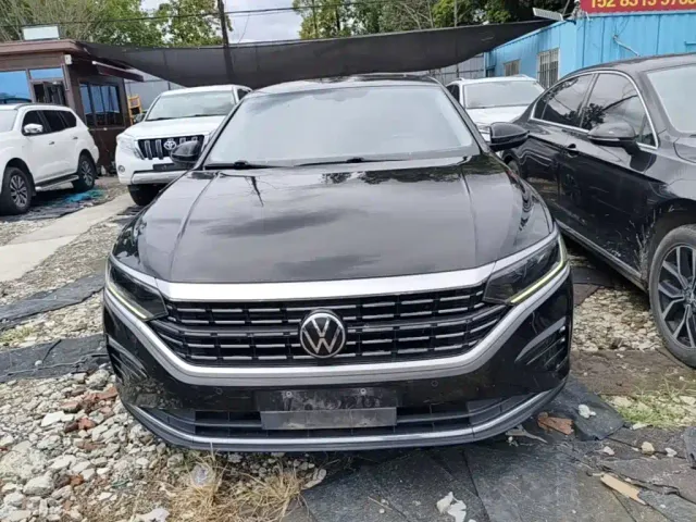 Volkswagen Passat — Фото автомобиля 2