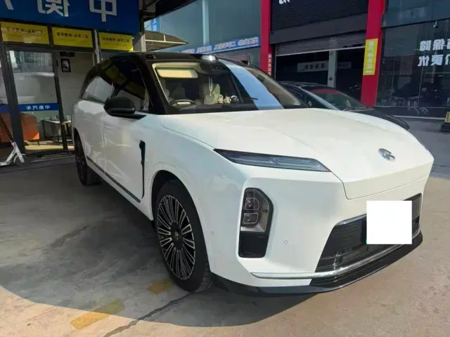 Nio ES8 — Фото автомобиля 2