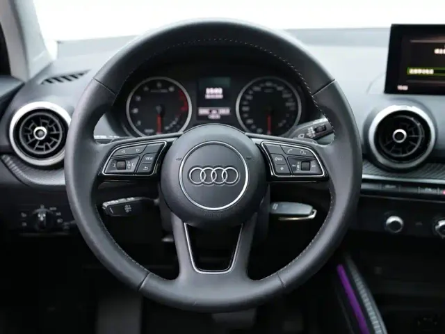 Audi Q2L — Фото автомобиля 11