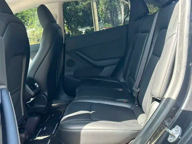 Tesla Model Y — Фото автомобиля 8