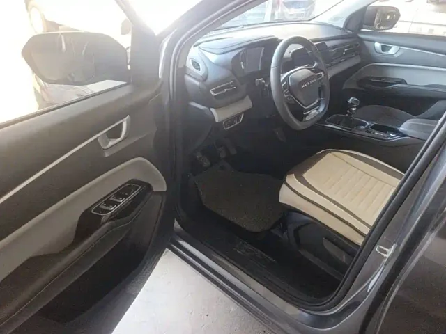 Wuling Victory — Фото автомобиля 15