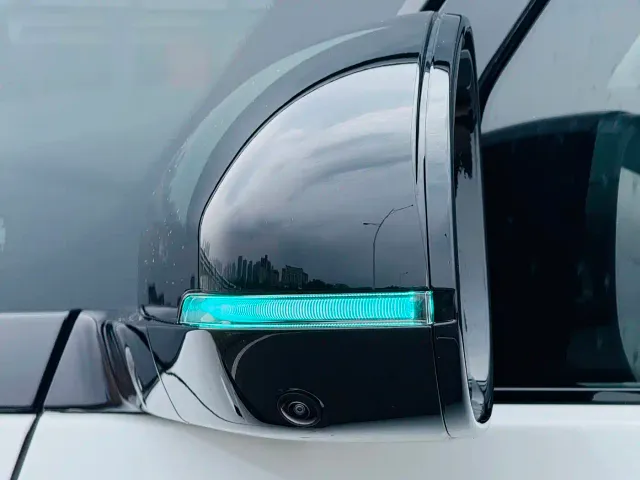 Li Auto MEGA — Фото автомобиля 15