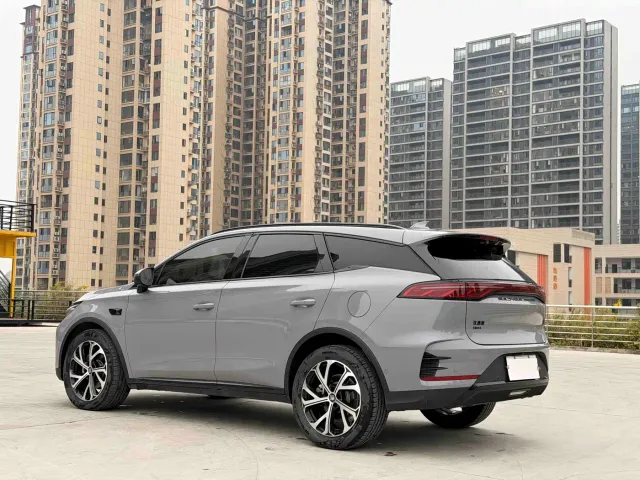 BYD Tang — Фото автомобиля 6