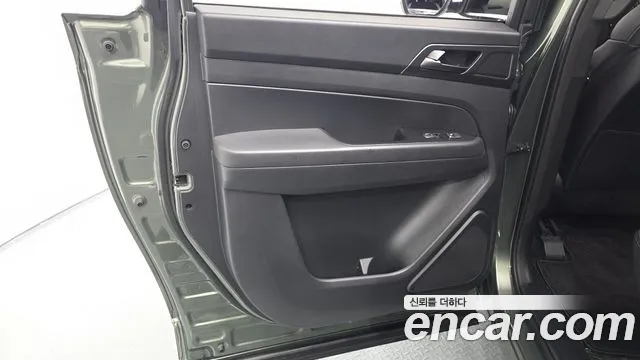 KG_Mobility_Ssangyong Rexton Новый Rexton Sport Дизель 2.2 4WD — Фото автомобиля 25