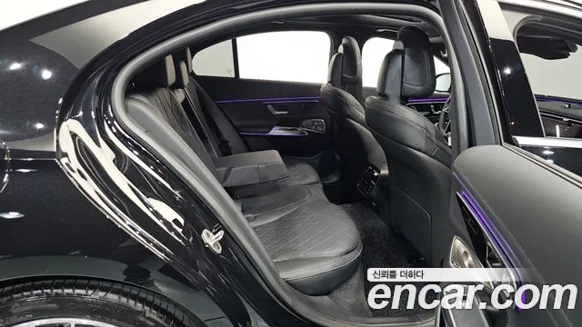 Mercedes-Benz E-Class — Фото автомобиля 11