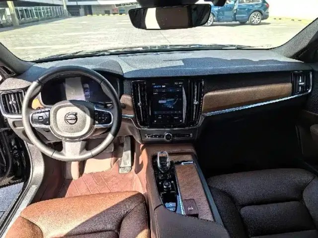 Volvo S90 — Фото автомобиля 5