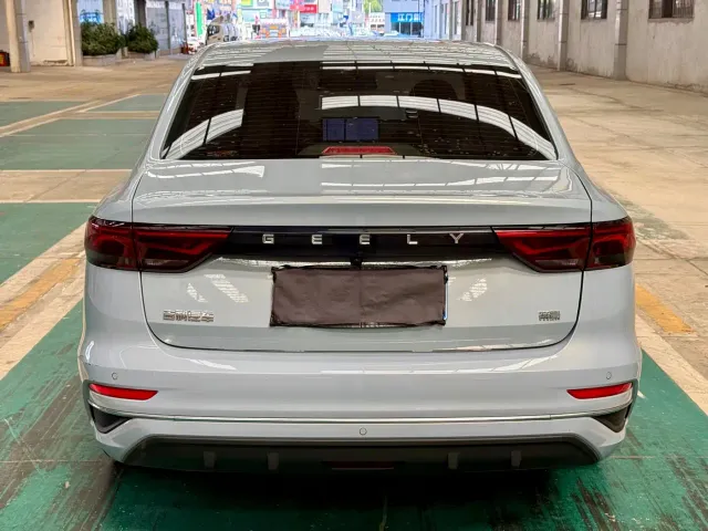 Geely Emgrand — Фото автомобиля 4