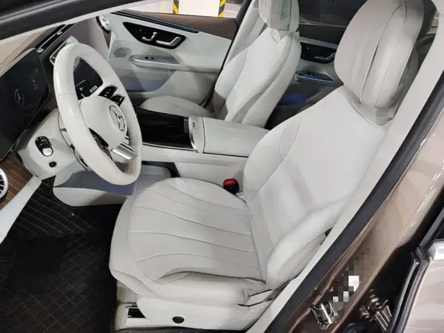 Mercedes-Benz EQE SUV — Фото автомобиля 19