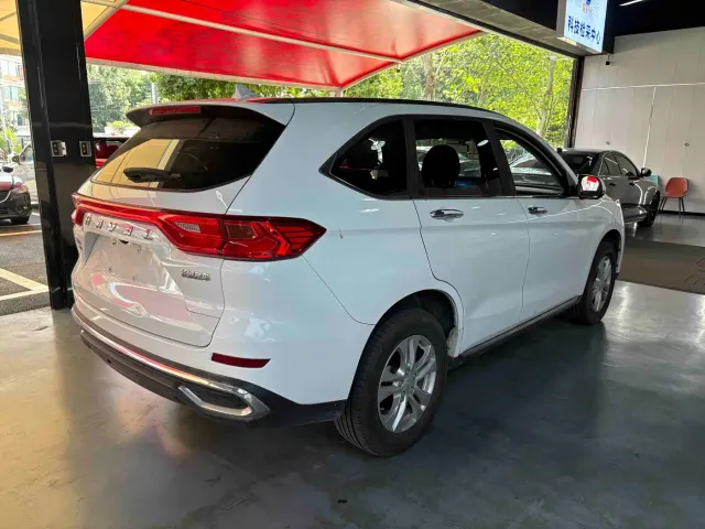 Haval M6 — Фото автомобиля 9