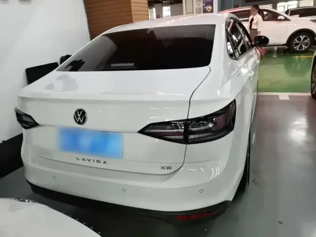 Volkswagen Lavida 2025 New Edge 1.5L Outstanding New Ease — Фото автомобиля 5