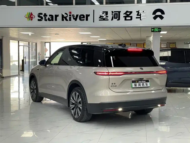 Nio ES8 — Фото автомобиля 5
