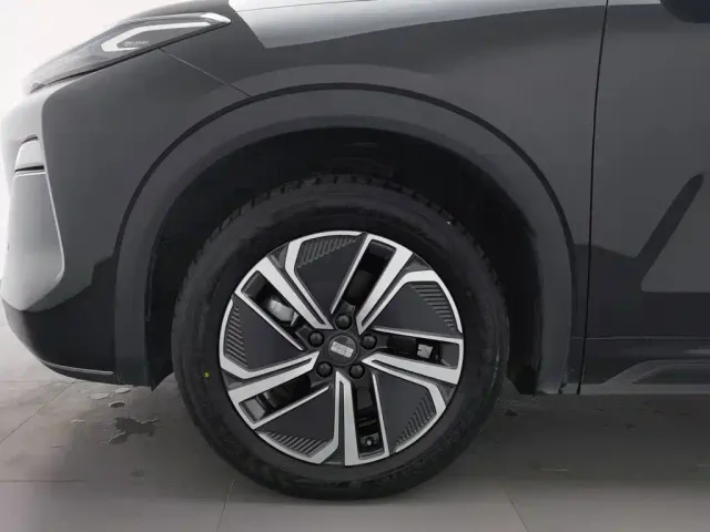 Geely Galaxy Starship 7 EM-i — Фото автомобиля 17