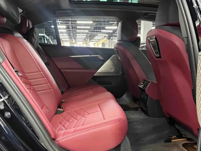 BMW 5 Series — Фото автомобиля 19