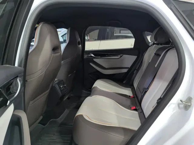 BYD Qin PLUS — Фото автомобиля 9