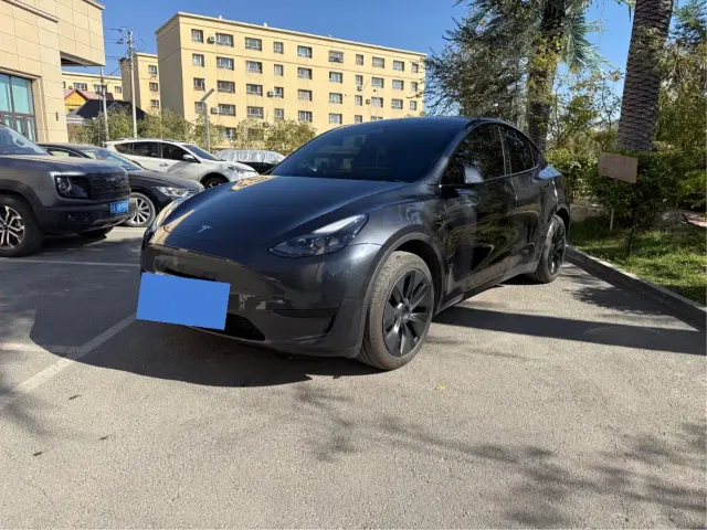 Фотография автомобиля — Tesla Model Y