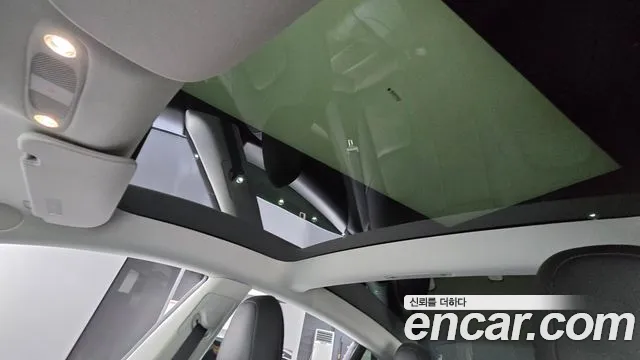 Tesla Model 3 — Фото автомобиля 16